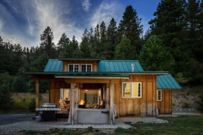 Beaver Hill Cabin near Plain by NW Comfy Cabins